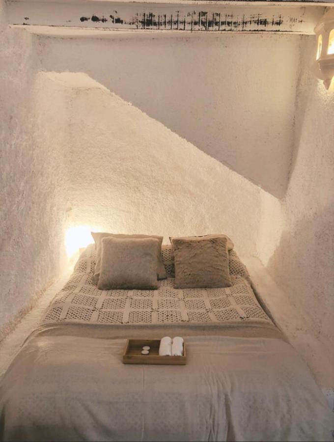 Arya'S Nest Apartment มิฮาส ภายนอก รูปภาพ
