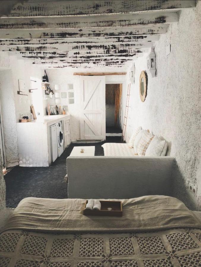 Arya'S Nest Apartment มิฮาส ภายนอก รูปภาพ