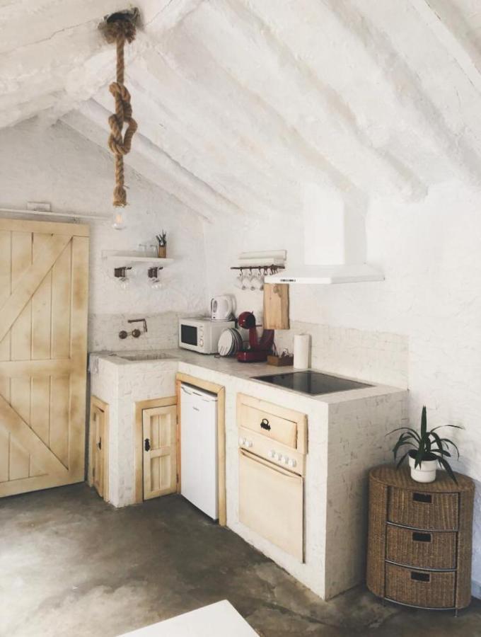 Arya'S Nest Apartment มิฮาส ภายนอก รูปภาพ