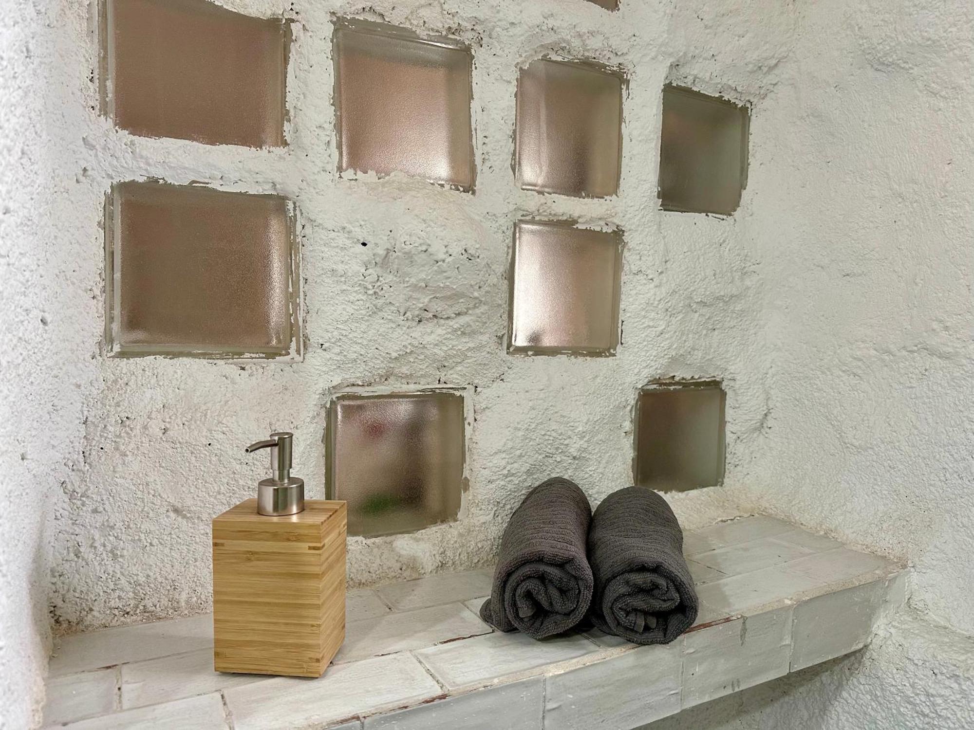 Arya'S Nest Apartment มิฮาส ภายนอก รูปภาพ