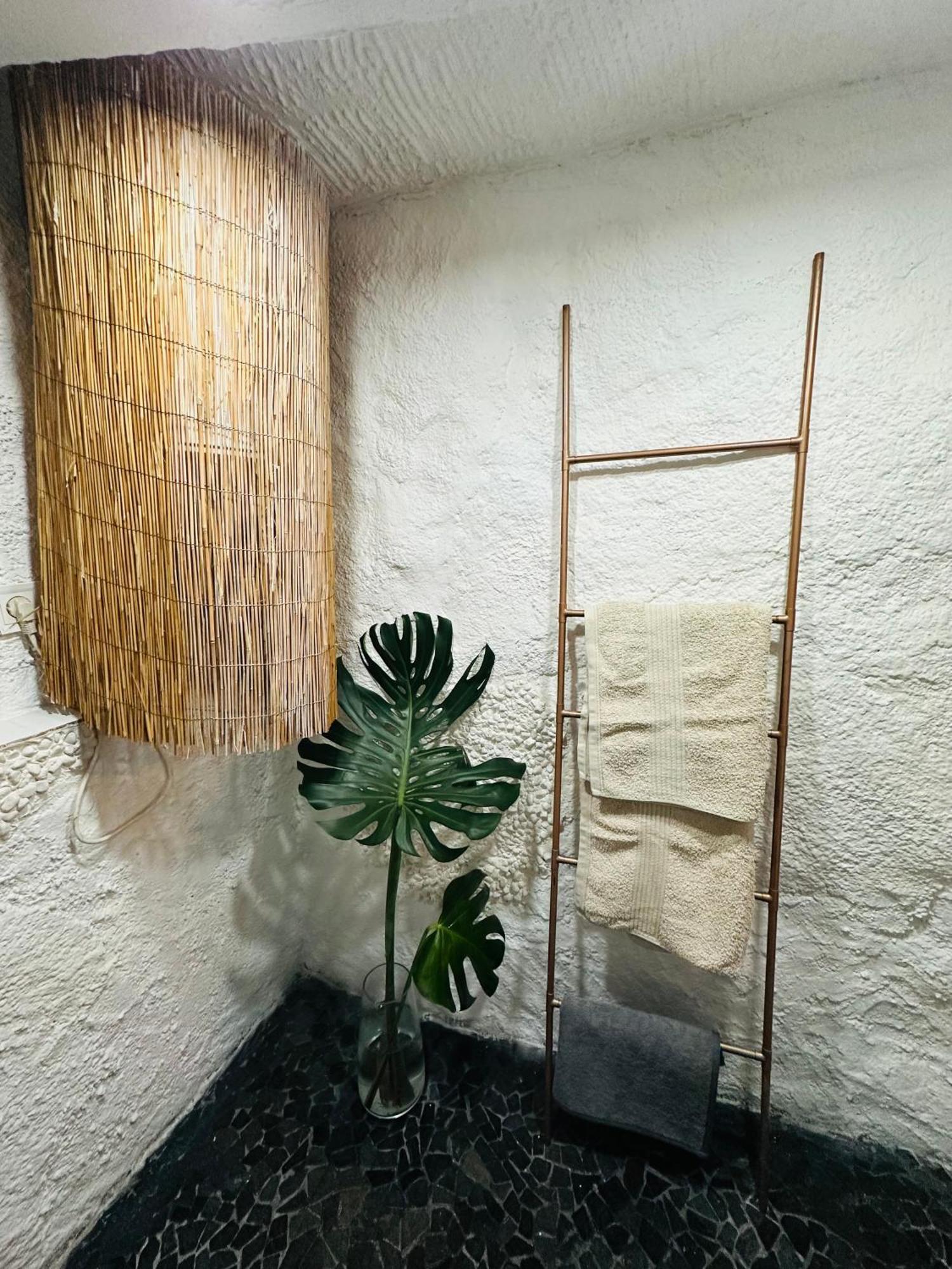 Arya'S Nest Apartment มิฮาส ภายนอก รูปภาพ
